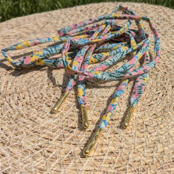 lacets de chaussure en tissu coton colore fleuri peps look complissime